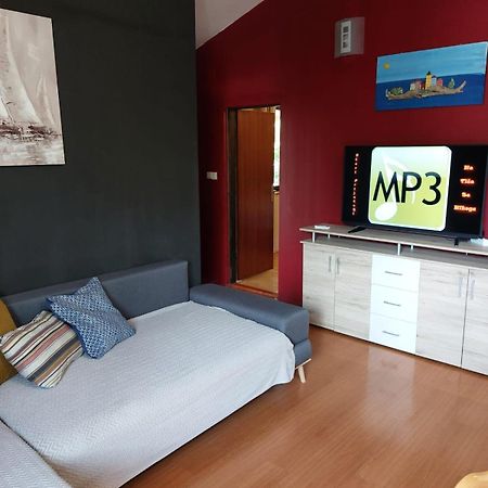 Apartment Mia Селине Екстериор снимка