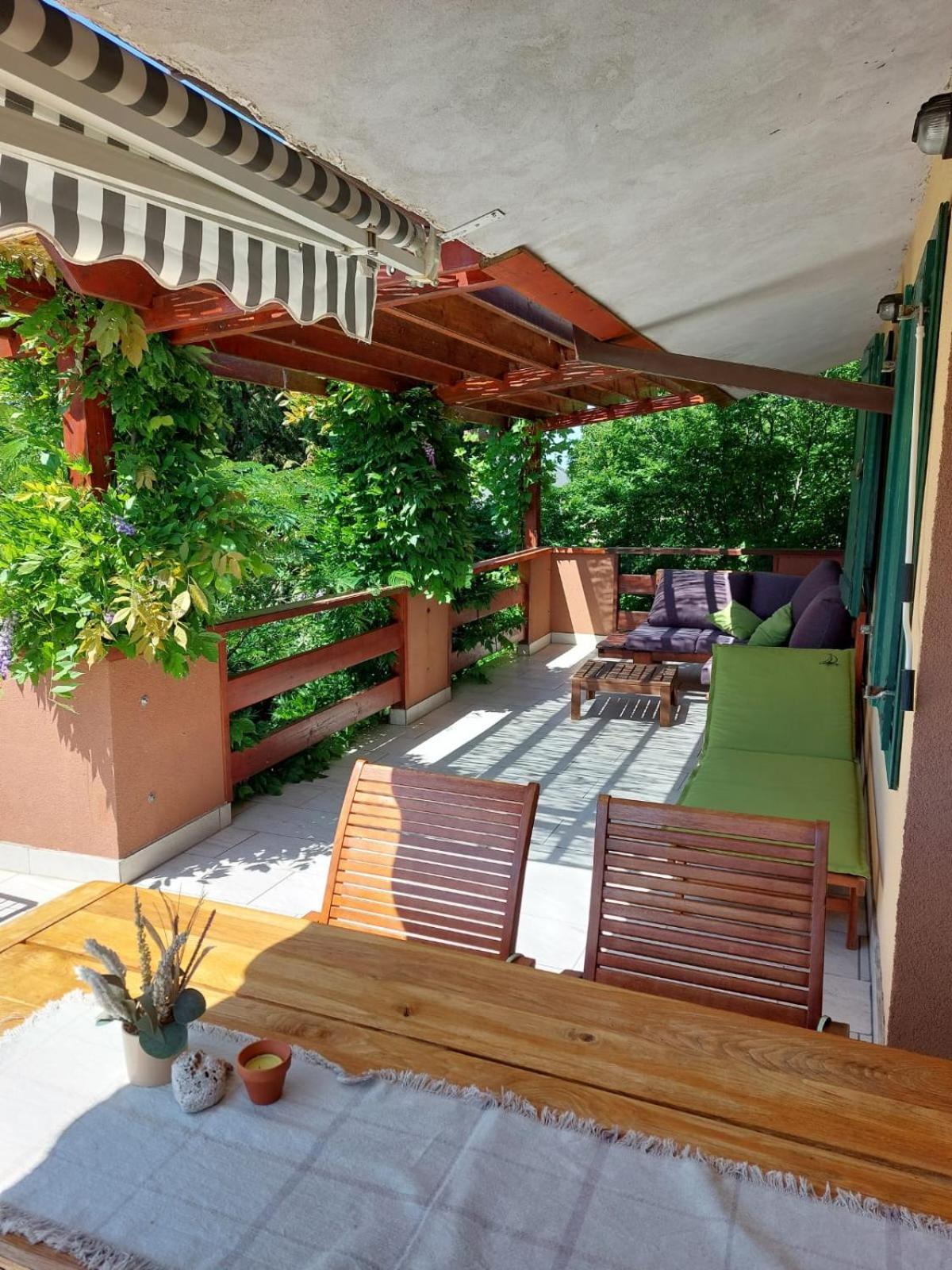 Apartment Mia Селине Екстериор снимка