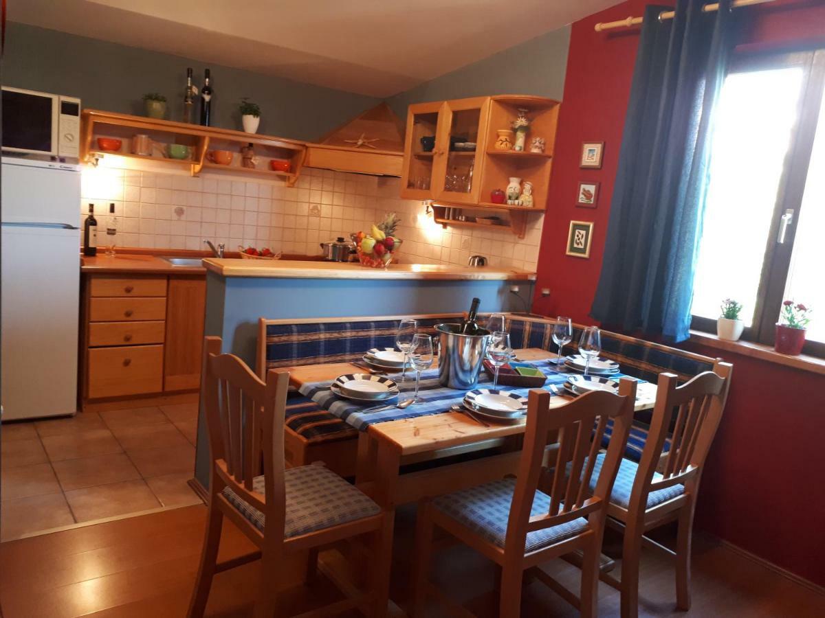 Apartment Mia Селине Екстериор снимка