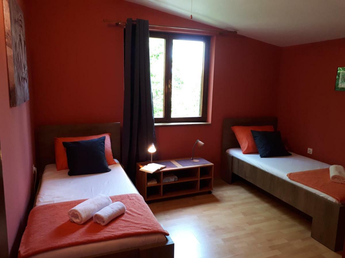 Apartment Mia Селине Екстериор снимка