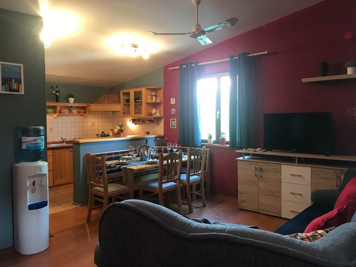 Apartment Mia Селине Екстериор снимка