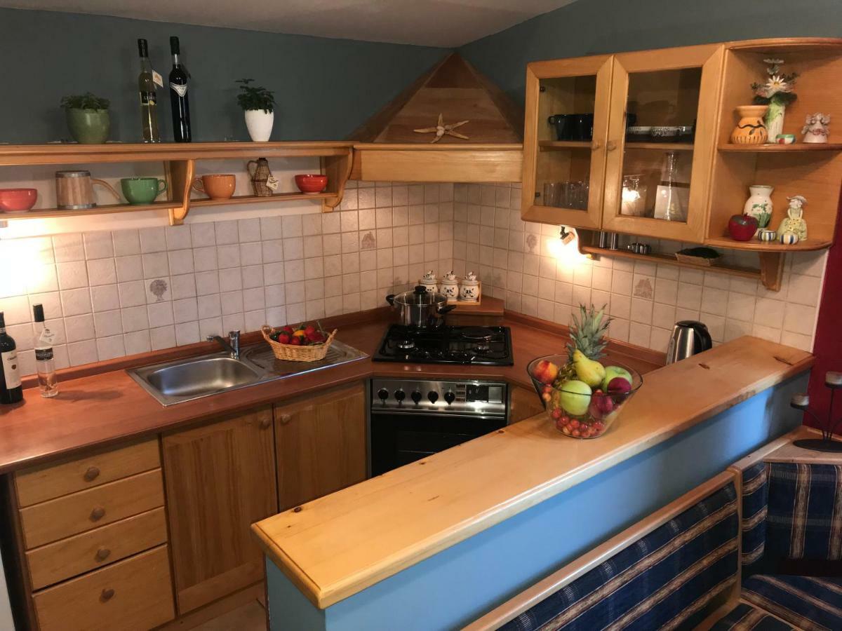 Apartment Mia Селине Екстериор снимка